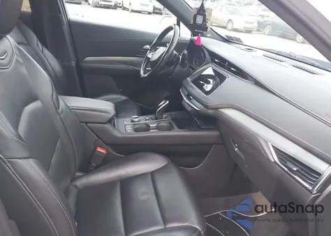 2020 Cadillac Xt4 Awd Premium Luxury z USA, uszkodzony, nr VIN 1GYFZDR47LF141060